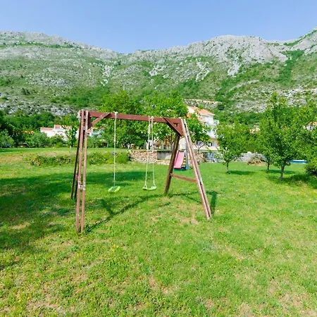 Color - One Bedroom With Terrace And Partial Sea View Διαμέρισμα *