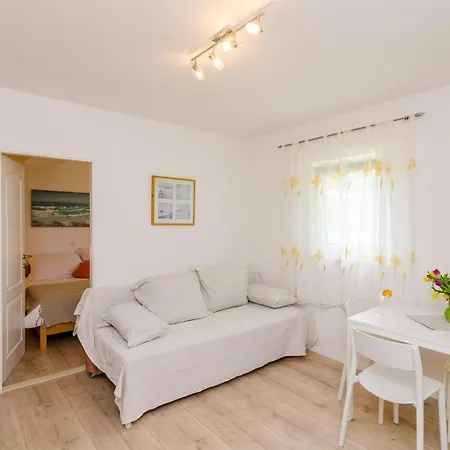 Color - One Bedroom With Terrace And Partial Sea View Διαμέρισμα *