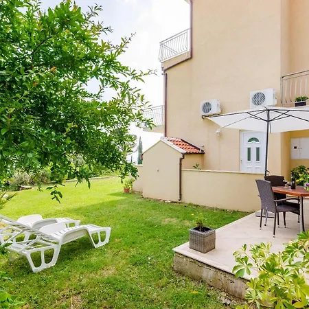 Color - One Bedroom With Terrace And Partial Sea View Διαμέρισμα